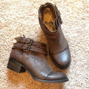 Freebird by Steve Madden Booties NWT